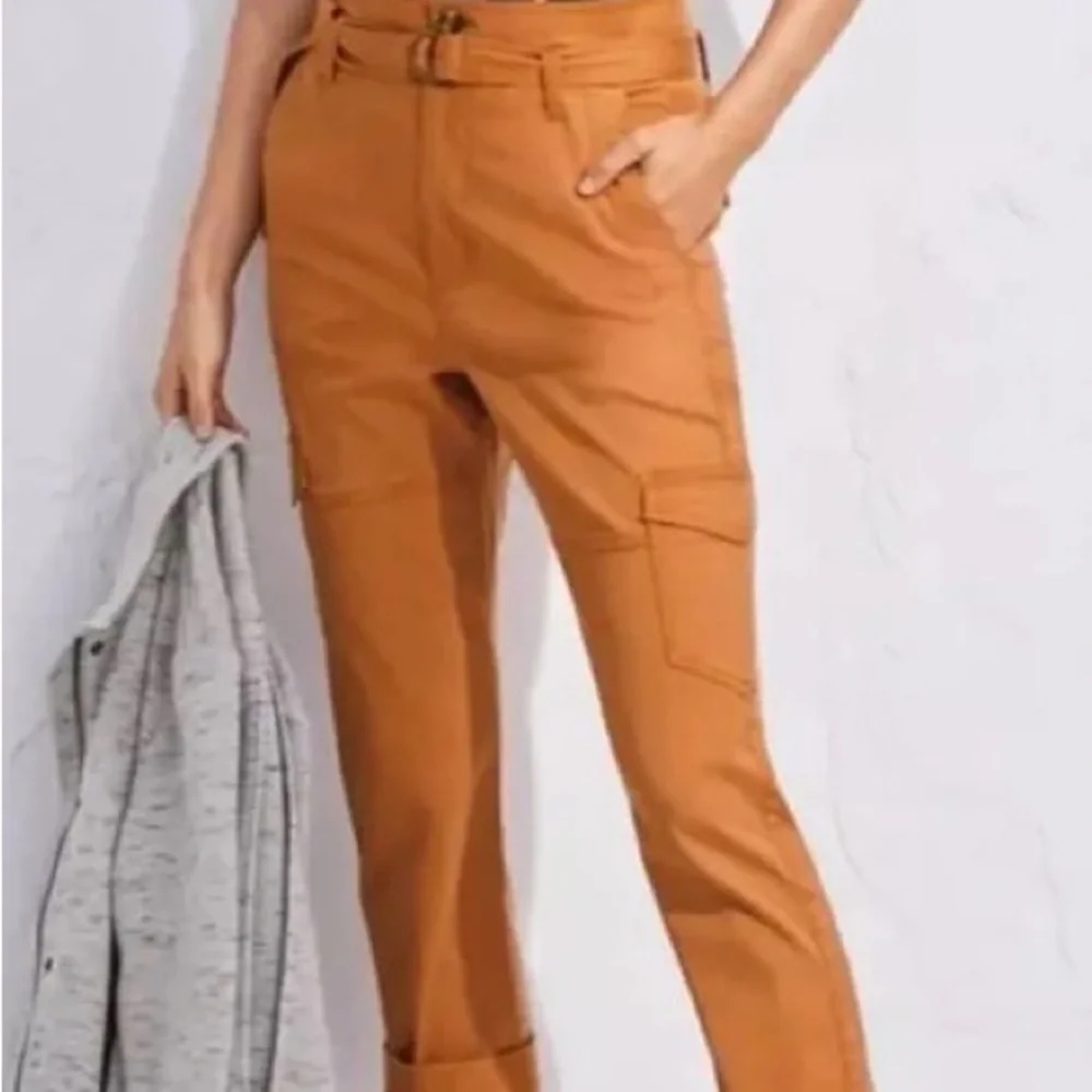 CAbi Cropped Cargo Pants in Warm Camel Orange - Picture 1 of 2